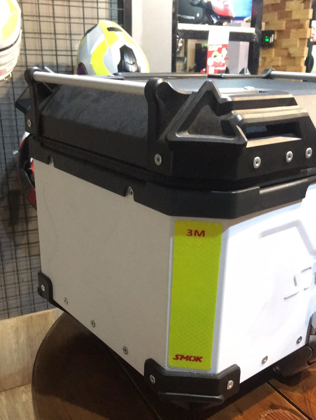 SMOK TOPBOX 45LITERS WHITE – MotoZone Mania